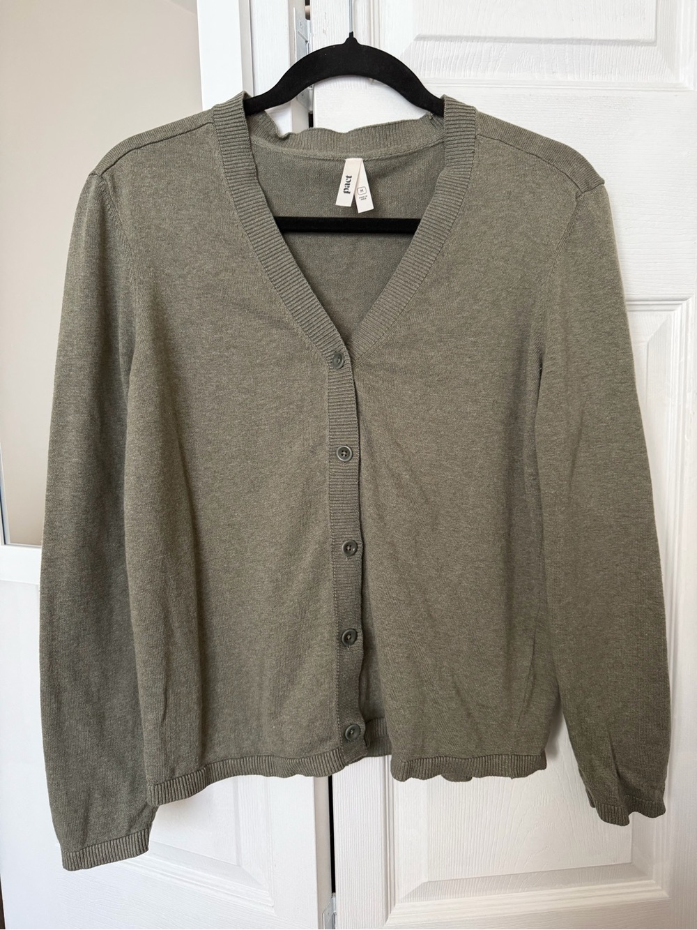 Pact Women’s Gray Solid Knit V-Neck Long Sleeve Button Front Cardigan Sweater M